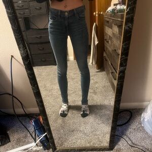 American eagle size 2 regular jeans.